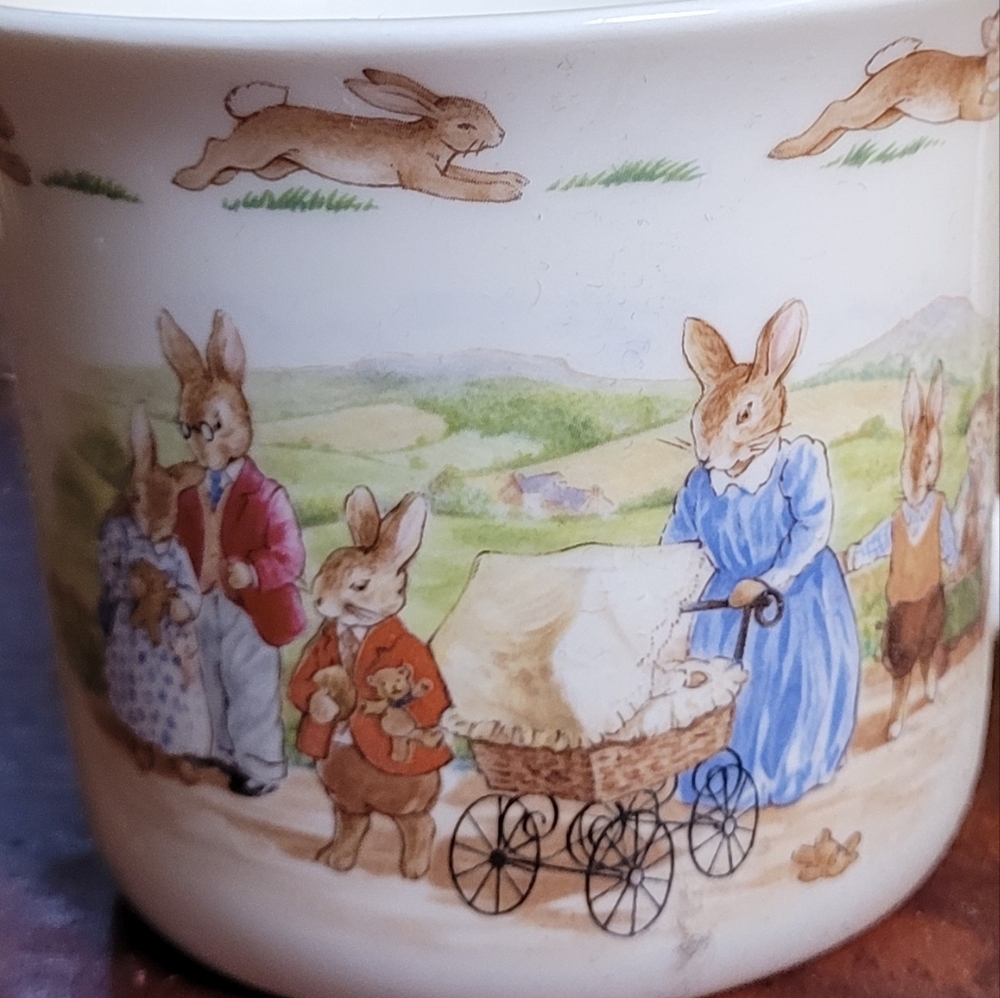 Charming Springtime Rabbit-Themed Ceramic Mug - Picture 3 of 5